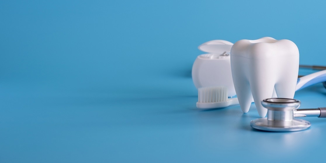 implanty i korony zębowe