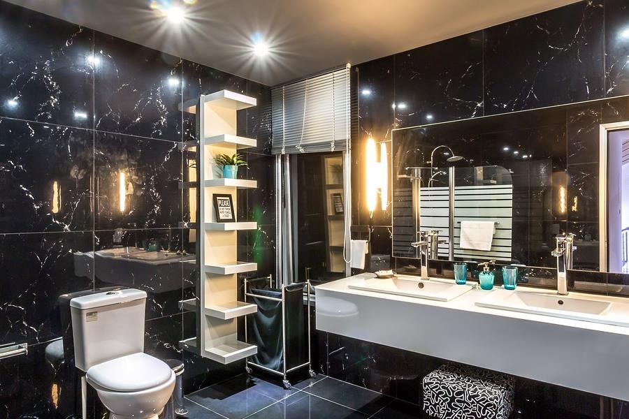 marmurowe wnętrze w apartamentach